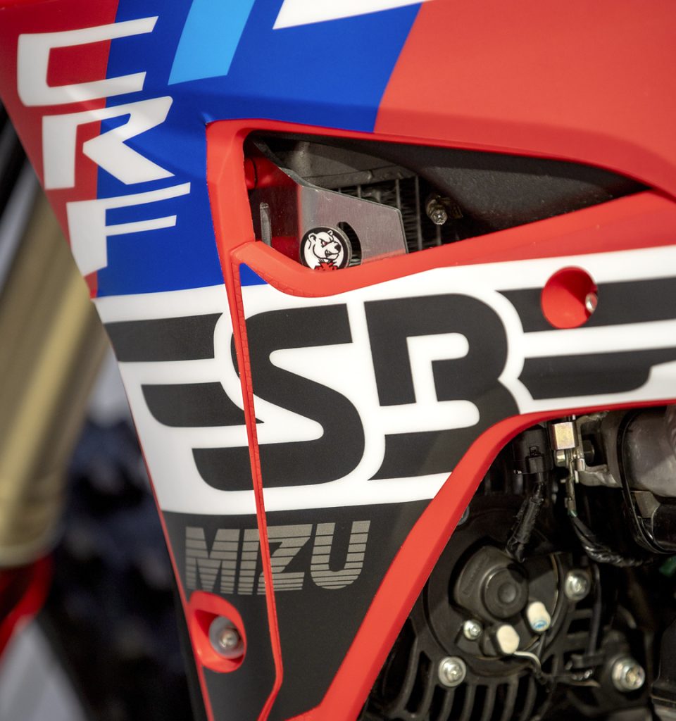 Honda CRF 450L HRC
AXP aluminum radiator guard