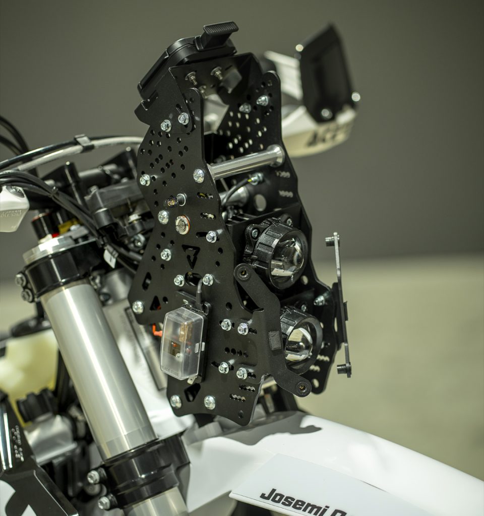 HUSQVARNA FE 501 Heritage
RebelXSports 
Ultralight Rally Kit legal
Rebel Lights