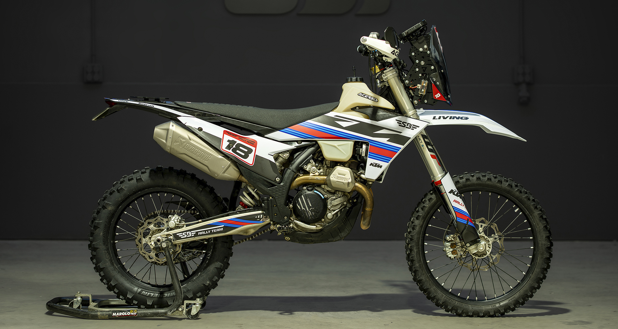 KTM EXC 500 2024 SBRally Kit Ultralight de RebelXSports Carpe V4C Mando URSAE Rally Scotts Steering Dumper Renthal Fat Bar SelleDallaValle x RebelXSports