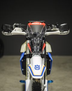 Paramanos-Acerbis-Negros-Blanco-SBrally-Husqvarna-Vista-General