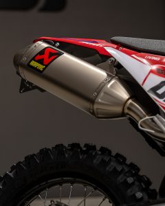 Akrapovic-Exhaust-Escape-Silencioso-Honda-CRF-300L-detalle-SBRally