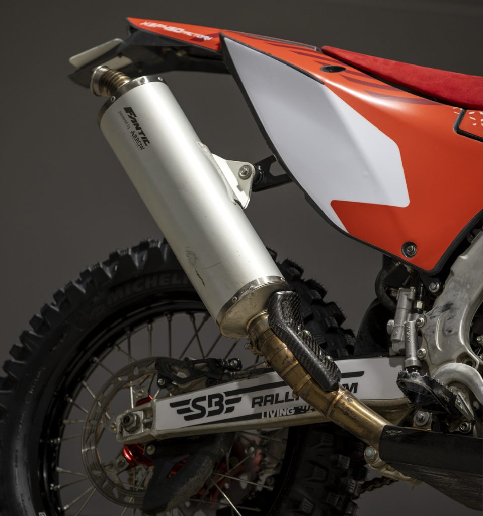 Fantic-XEF-450-Rally-x-SBRally_exahust