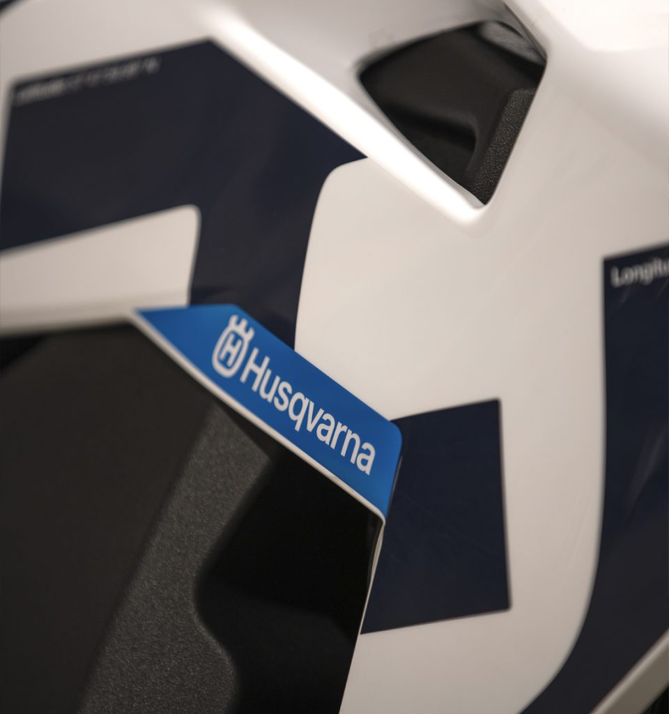 Husqvarna-501-FE-2026-x-SBRally_logo-husqvarna