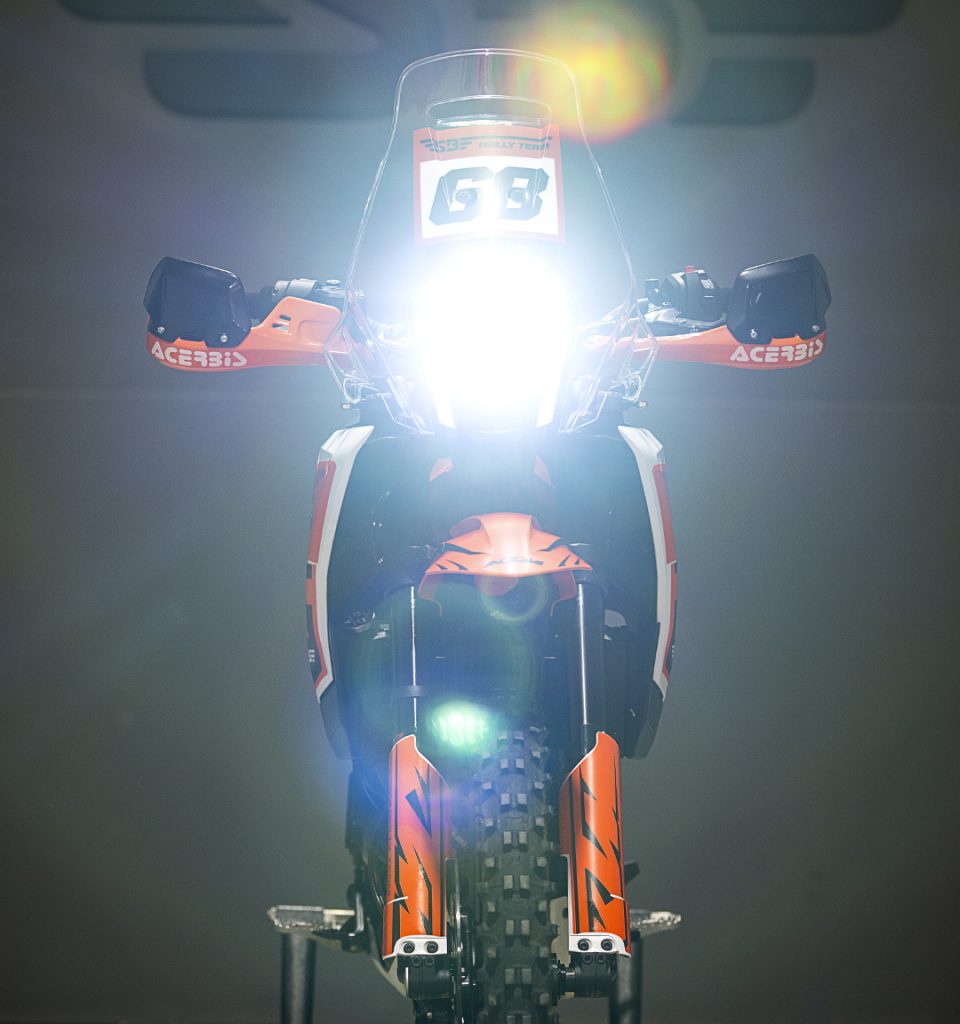 KTM-390-Adventure-R-x-SBRally_iluminación-frontal
