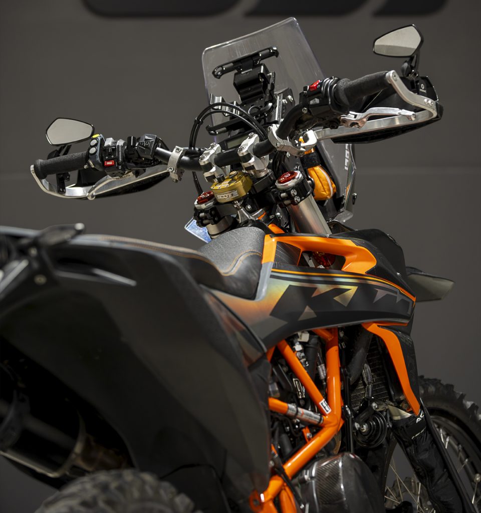 KTM-690-RALLY-x-SBRally vista lateral