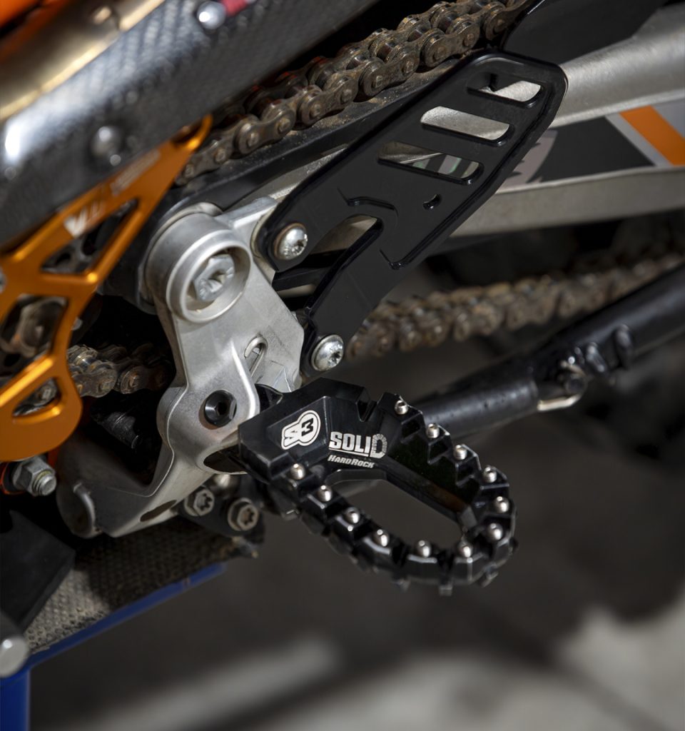 KTM-690-RALLY-x-SBRally striberas Se Hard Rock black