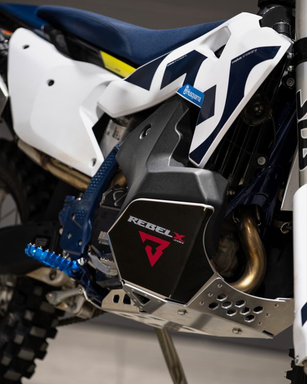 Fuel-Tank-Rebel-X_21L-SBrally_HusqvarnaFE-view