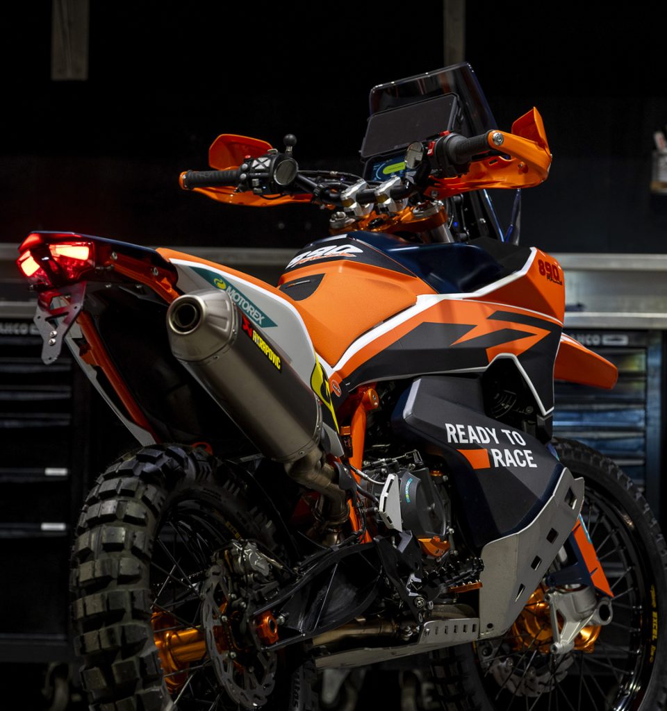 KTM-890-Adventure R-SBRally_Rear-view